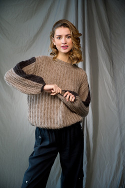 Noel Knit Sweater Brown