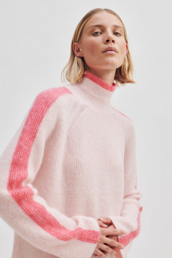 Pikali Knit T-Neck